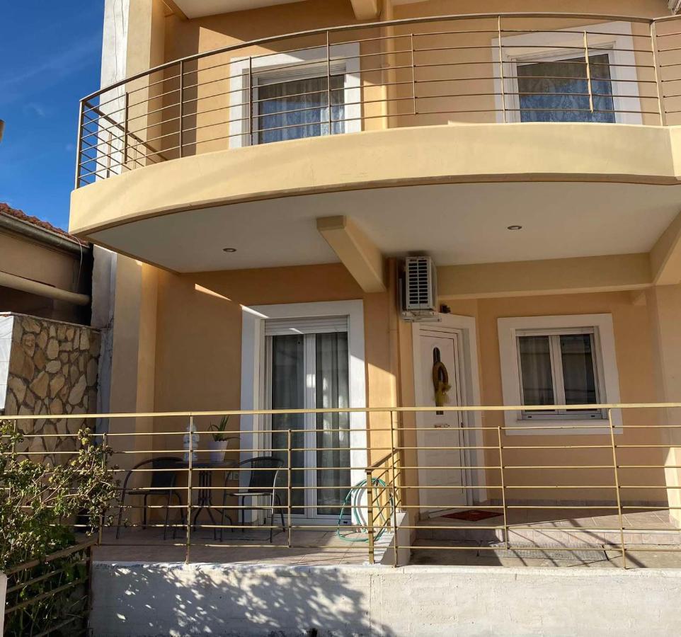 Bakopoulos Resort.Ενα Όμορφο Διαμέρισμα Με Τζάκι Tríkala Esterno foto